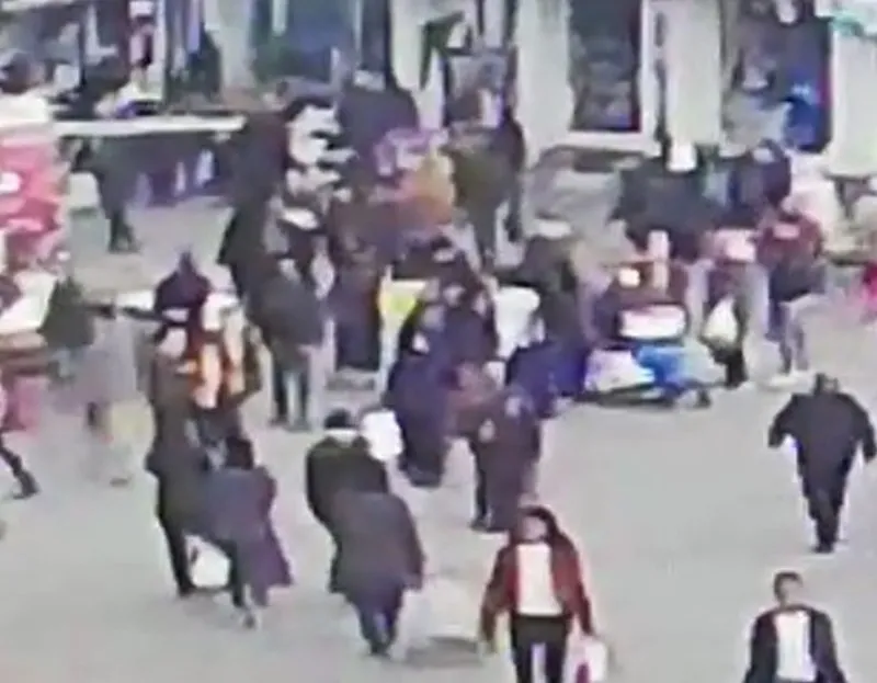 catalca da basortulu kadina saldiri