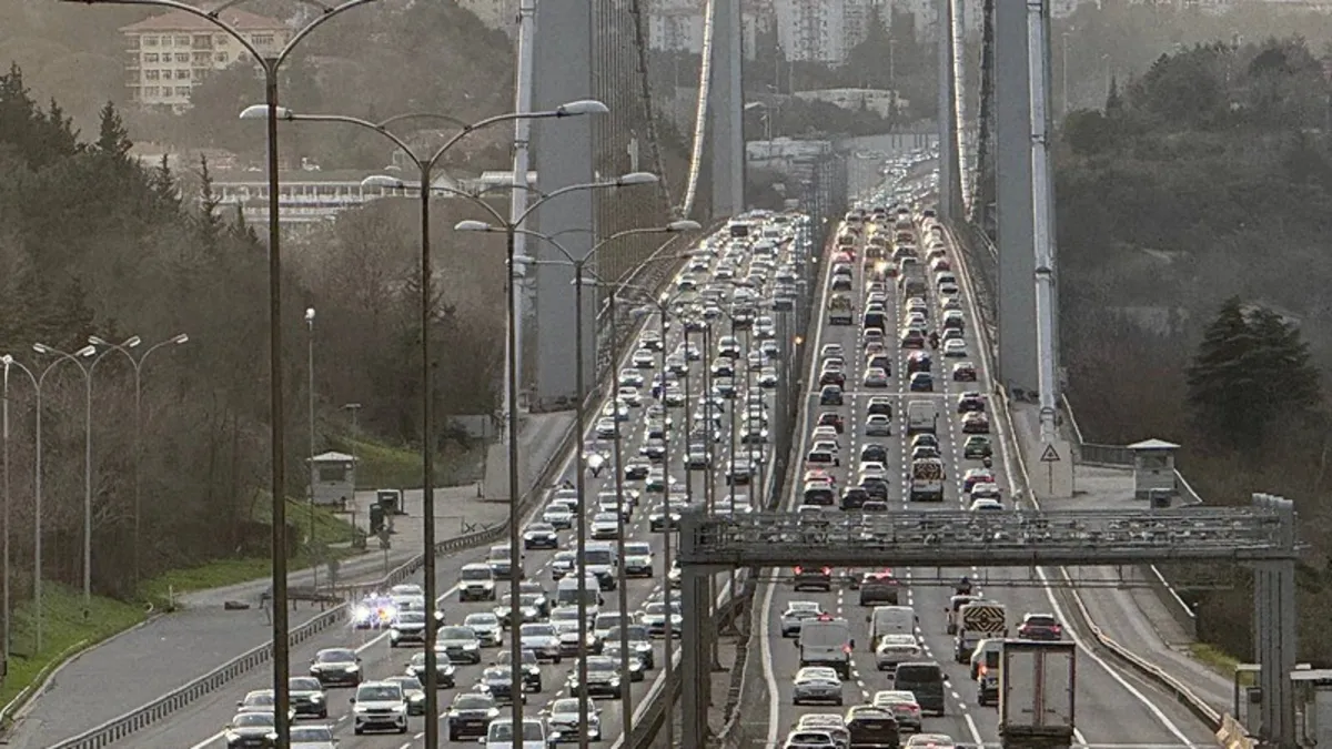 İstanbul’da trafik alarmı: Yoğunluk yüzde 85'e ulaştı