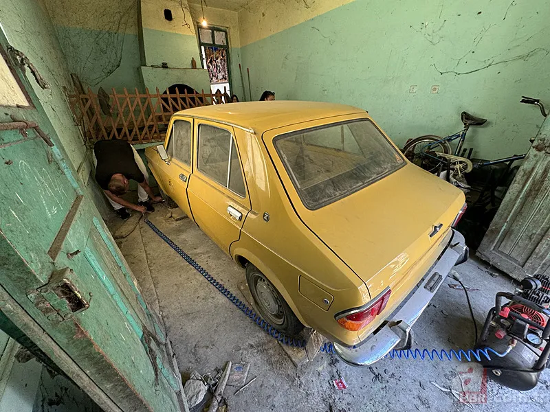 Yıllar sonra garajdan arabasını çıkardı! Görenler hayran kalıyor | Tam 15 bin euro… 8