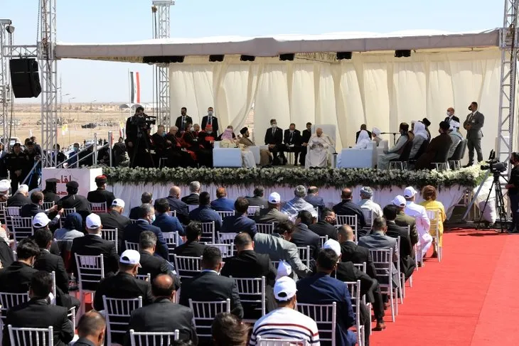 Son dakika: Papa Franciscus tarihi Irak ziyaretinde Kur’an-ı Kerim dinledi! İşte o anlar