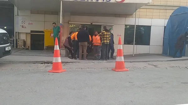 yalovada-cop-kamyonu-carpan-minik-kiz-hayatini-kaybetti-1642168430282.jpg Yalova’da çöp kamyonu çarpan minik kız hayatını kaybetti - 5