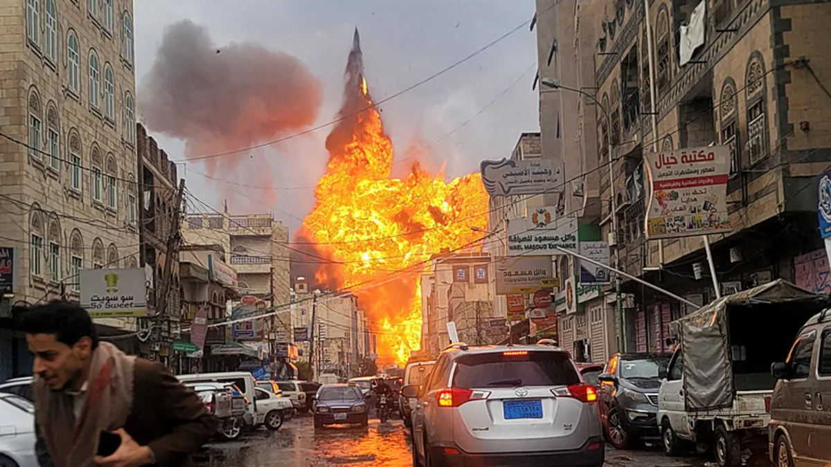 İşgalci İsrail'den Yemen'e hava saldırısı: Ölü sayısı 6'ya yükseldi