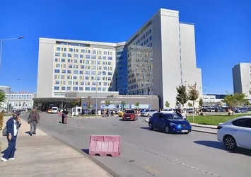 Komşusu tarafından silahlı saldırıya uğrayan genç kız yaşam mücadelesi veriyor