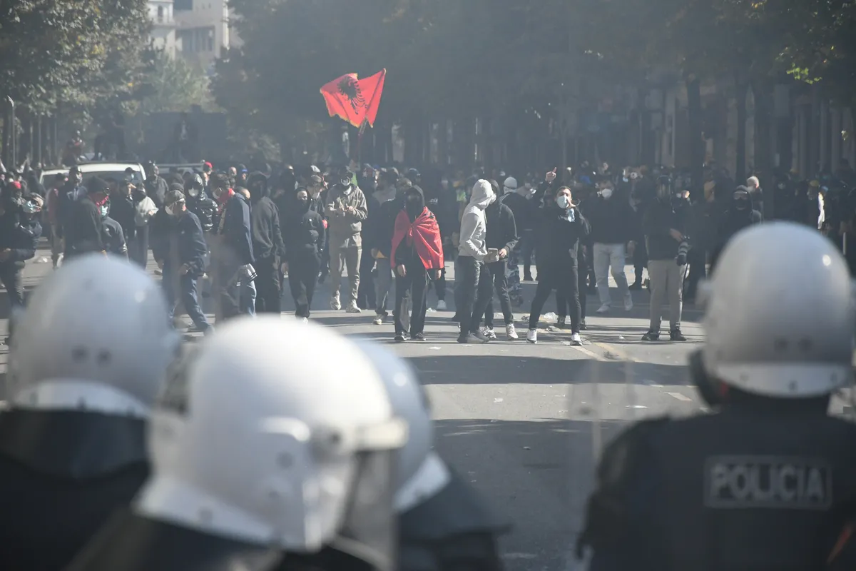 avrupada-protesto-dalgasi-buyuyor-1792340148413.jpg Paris'ten Roma'ya büyük kaos! Avrupa'da krizin faturası sokaklara yansıdı - 2