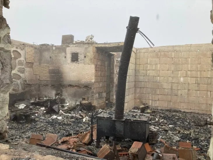 Rize’de içinde kimsenin bulunmadığı 15 yayla evi yakıldı!
