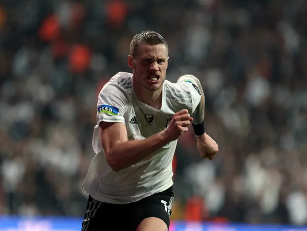 Beşiktaş'ı şoke eden gelişme! Geri çağırabilir - 6