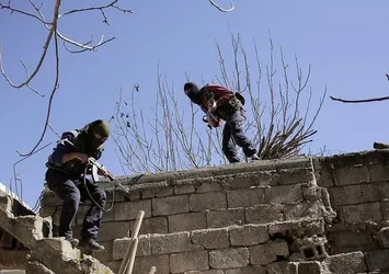 Teröristler kaçırdığı korucuyu şehit etti!