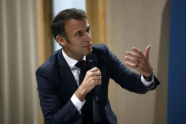 1699987604533.jpg Macron ne yaptığını bilmiyor! Fransa Cumhurbaşkanı’nın ikili oyununa Fransa gündeminden tepki geldi: İtibarımız zedeleniyor! Ateşkesten yana mı katliamdan yana mı? - 6
