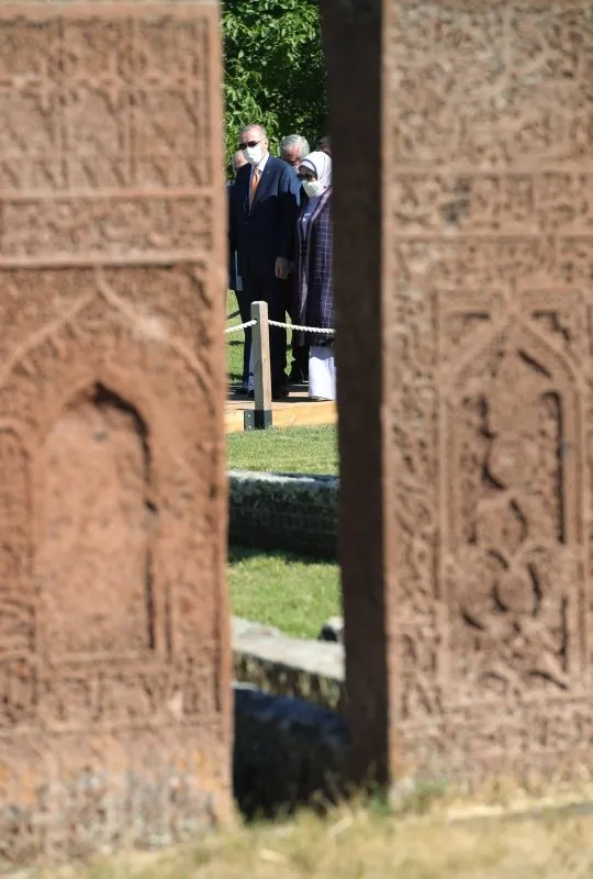 Başkan Erdoğan Bitlis'te! Ahlat Gençlik Merkezi'nin açılışını yaptı