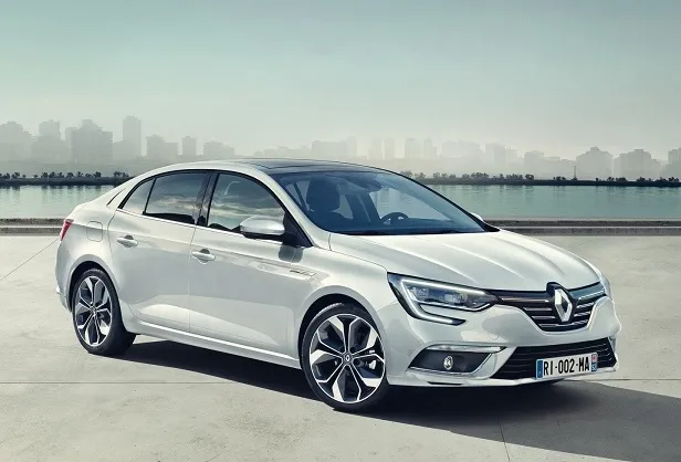 Az yakan dizel araçların yerini aldı! 2023 yılında düşük yakıt tüketimi ile akıllara yer eden benzinli araç modelleri