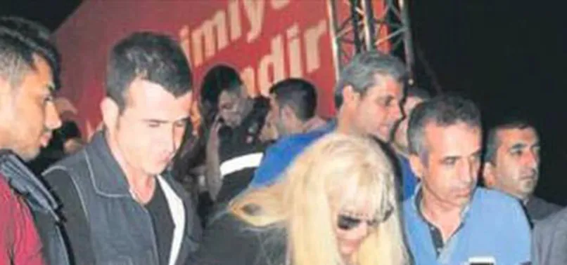 Zerrin Özer fenalaştı!