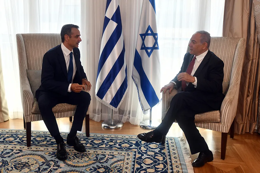 atinanin-en-buyuk-hatasi-israil-dostlugu-mu-1780552466038.jpg İsrail Başbakanı Benjamin Netanyahu ve Yunanistan Başbakanı Kyriakos Mitsotakis (REUTERS)
