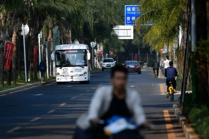Çin’de insansız otobüsler görücüye çıktı
