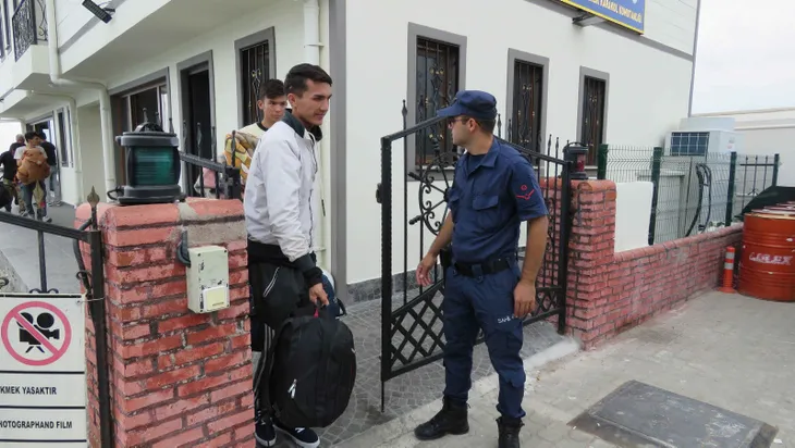 Yunanistan'a kaçmak isteyen 92 göçmen Çanakkale'de yakalandı - 1