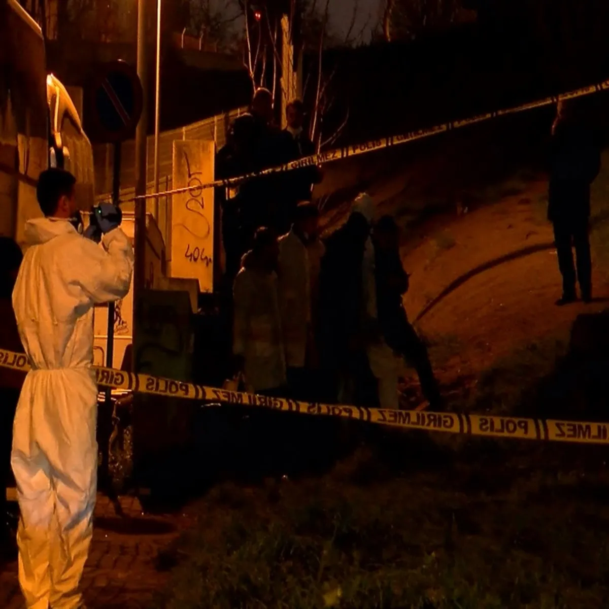 Bayrampaşa'da korkunç olay! Viyadük yanında erkek cesedi bulundu