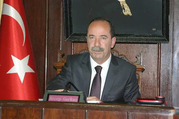 CHP’li Recep Gürkan 15 Temmuz darbesinin şerefine kadeh kaldırmış!