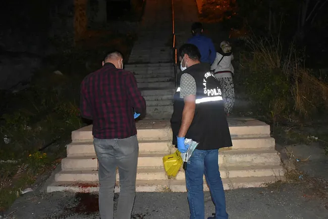 İzmir’de kuzenini tüfek ve bıçakla yaralayıp ardından duş aldı! Şüphelinin rahat tavırları şaşırttı - 2