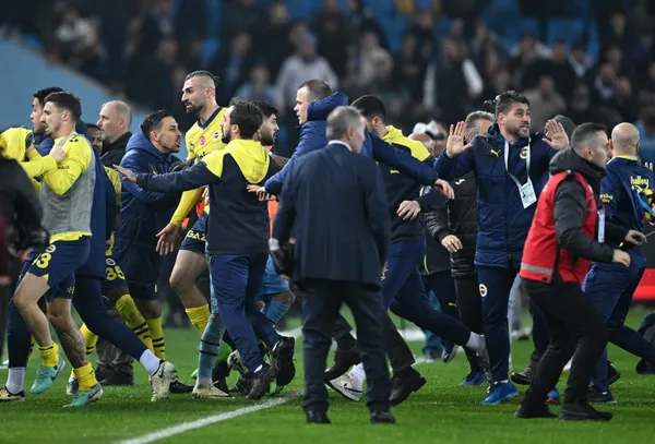 trabzonspor-fenerbahce-macinin-pfdk-sevkleri-aciklandi-iste-sevk-edilen-futbolcular-1711965681939.jpg TFF Trabzonspor-Fenerbahçe maçının sevklerini açıkladı! İşte PFDK'ya sevk edilen futbolcular - 5