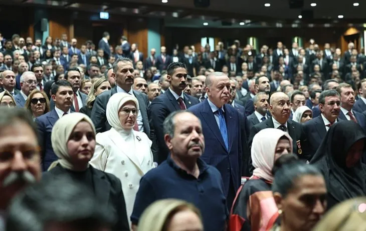 Milletin kutlu zaferi ’En Uzun Gece’ destanının ilk temsili Başkan Erdoğan’ın katılımıyla gerçekleşti