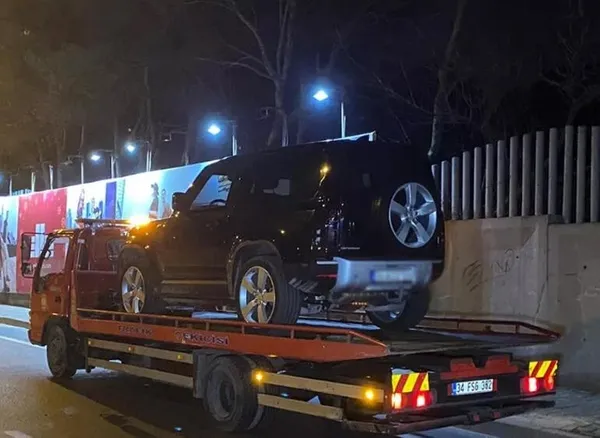 Ünlü şarkıcı Berkay trafikten iki yıl men edildi!