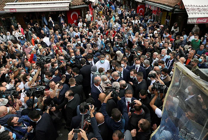 Son dakika: Başkan Erdoğan Bosna Hersek'te: İzzetbegoviç'in kabrini ziyaret etti! Başçarşı Camii'nin açılışını yaptı - 1