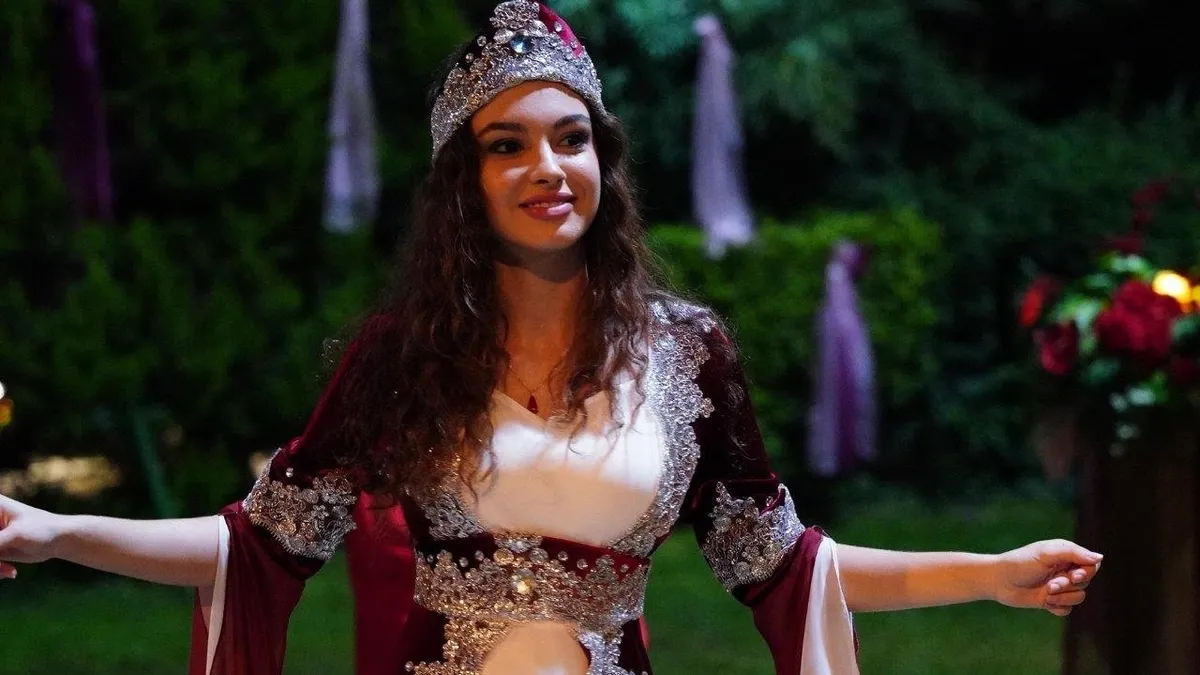 Bir Gece Masalı 9. bölüm: Mahir ve Canfeza’ya büyük sürpriz...