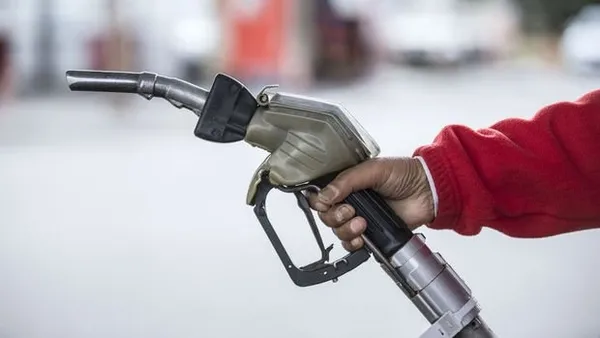 son-dakika-motorinin-ardindan-bir-indirim-de-benzine-1638364307577.jpg Son dakika: Motorinin ardından bir indirim de benzine - 2