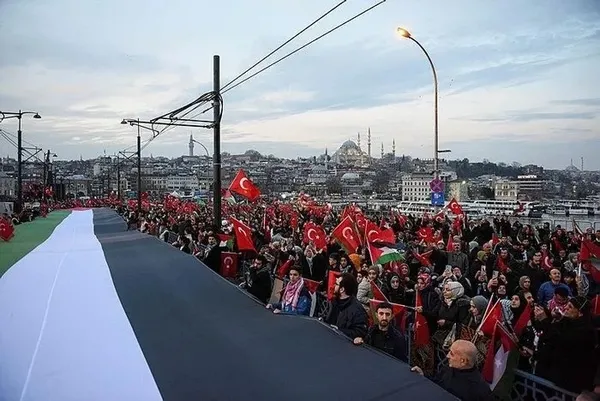 1704123454909.jpeg CHP yandaşı Fatih Altaylı'nın skandalları bitmek bilmiyor! Filistin'e destek yürüyüşündeki alçak saldırıya arka çıktı - 2
