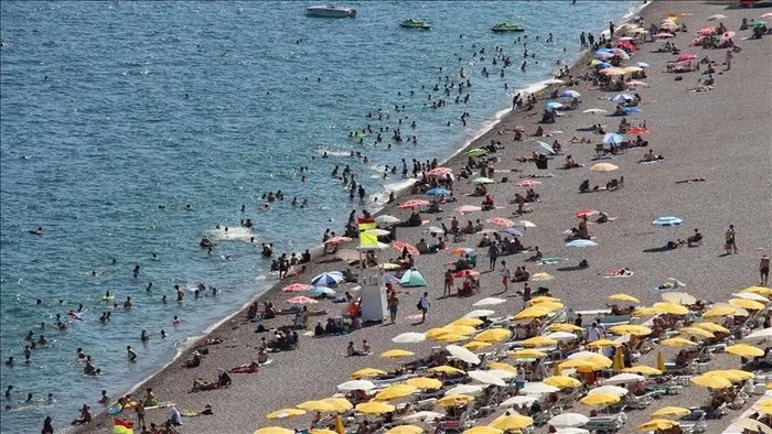 turizmde-9-gun-tatil-bayrami-doluluk-yuzde-90i-asti-1717576606975.jpeg Turizmde "9 gün tatil" bayramı! Doluluk yüzde 90'ı aştı - 3