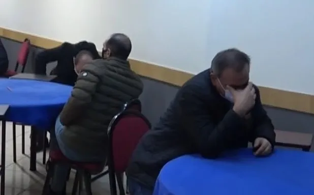 Bursa’da kamerayla izlenen gizli geçitli dernek lokaline baskın - 8