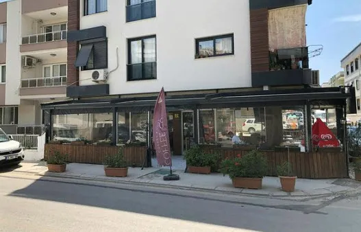 İzmir'de CHP'li yöneticiden İYİ Partili başkanın mekanına saldırı! Bu siyasi bir olaydır - 3