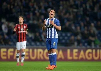 Josue imza için İstanbul'a geliyor!