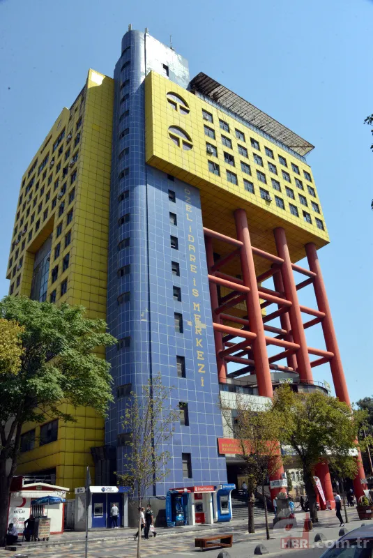 "Dünyanın en saçma binası" yıkılıyor! İşte görenleri hayrete düşüren ilginç yapılar 3