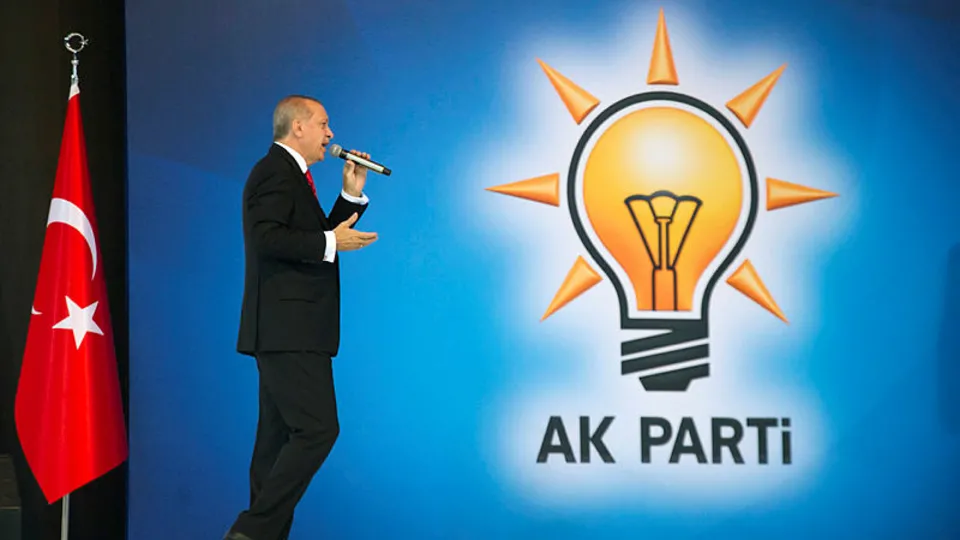 Erdoğan, AK Parti’nin beyannamesi açıkladı