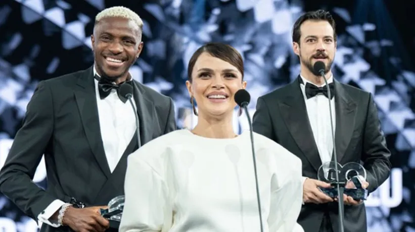 Mert Yazıcıoğlu GQ Ödül Töreni'ne damga vurdu! Hangi ünlü ne ödülü aldı?