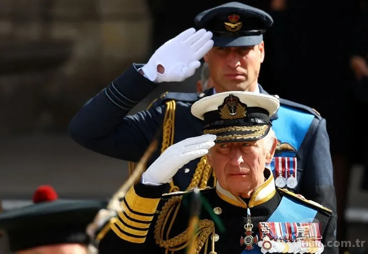 70 sene sonra değişti! Buckingham Sarayı paylaştı: İşte Kral 3. Charles’ın kraliyet sembolü