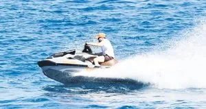 Ceceli’den jet-ski şov