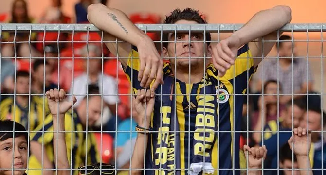 Fenerbahçe küme potasında kaldı sosyal medya yıkıldı