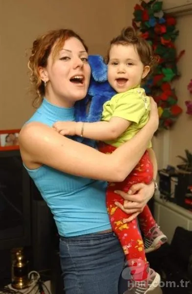 Hülya Avşar'ın kızı Zehra Çilingiroğlu sevgilisiyle görüntülendi! 6