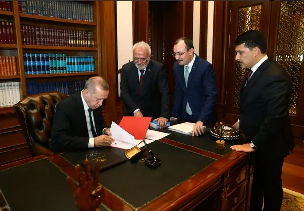 Cumhurbaşkanı Erdoğan adaylık muvaffakatnamesini imzaladı - 1