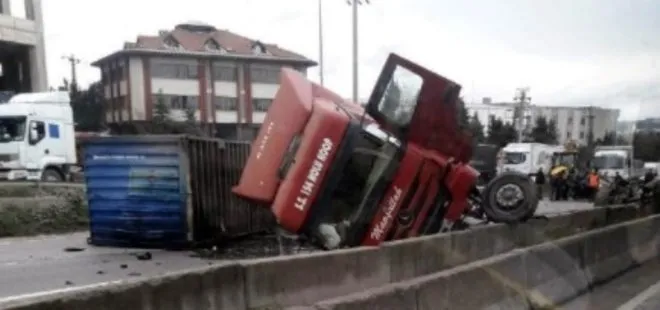 Kocaeli’nde zincirleme kaza! İstanbul istikameti trafiğe kapandı