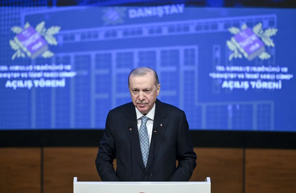 baskan-erdogandan-yeni-anayasa-cikisi-sivil-anayasayla-ustun-hukuka-kavusacagiz-1778506864411.jpeg Başkan Erdoğan'dan yeni anayasa çıkışı: Sivil anayasayla üstün hukuka kavuşacağız - 1
