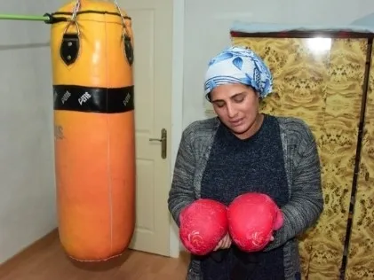 ne-baktin-kavgasinda-oglunu-kaybeden-acili-anne-cocuk-degil-annesi-yargilansin-1641798103723.jpg ‘Ne baktın’ kavgasında oğlunu kaybeden acılı anne: Çocuk değil annesi yargılansın - 6