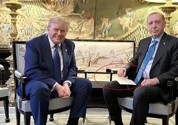 Başkan Erdoğan Trump görüşmesinde dikkat çeken detay! Zarfta ne var? Merak edilen sorunun yanıtı A Haber'de