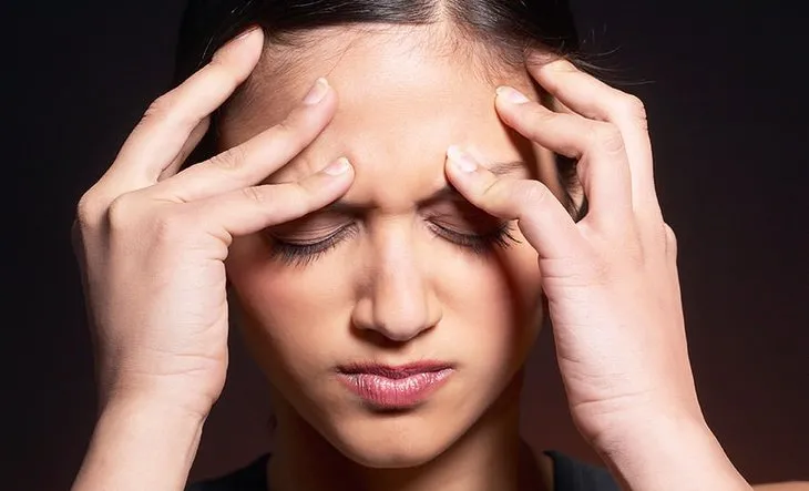 Sizi çıldırtan krizlere sokan migrenin işte gerçek nedeni!