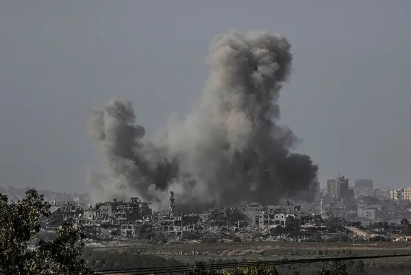 İtalyan aktör Antonio Di Matteo ve Hollandalı Kick boksçu Rico Verhoeven’dan Gazze’ye destek