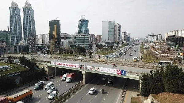 İstanbul Maltepe’de korkutan manzara! Betonunda midye kabukları ortaya çıkan köprü tedirgin etti