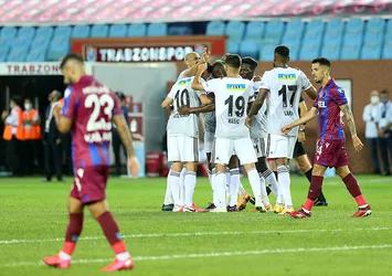 Beşiktaş sezonun ilk derbisinde Trabzonspor'u 3-1 yendi