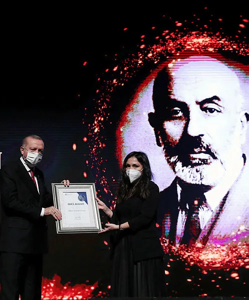 Başkan Erdoğan: İstiklal Marşı etrafında kenetlenmeliyiz