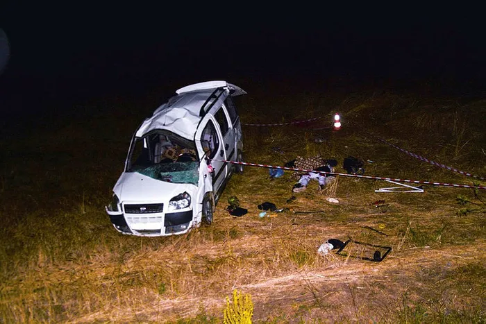Son dakika: Sivas'ta hafif ticari araç şarampole devrildi: 1 ölü 5 yaralı - 4